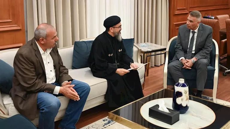 راعي كنيسة موسى النبي يهنئ محافظ جنوب سيناء بالعيد القومي