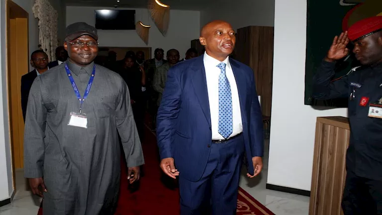 بعد أزمة سحب اللقب.. رئيس الاتحاد الأفريقي يزور السنغال