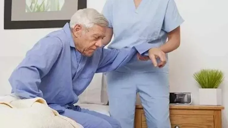 ما سبب سيلان اللعاب عند كبار السن وكيف يمكن السيطرة عليه؟ 