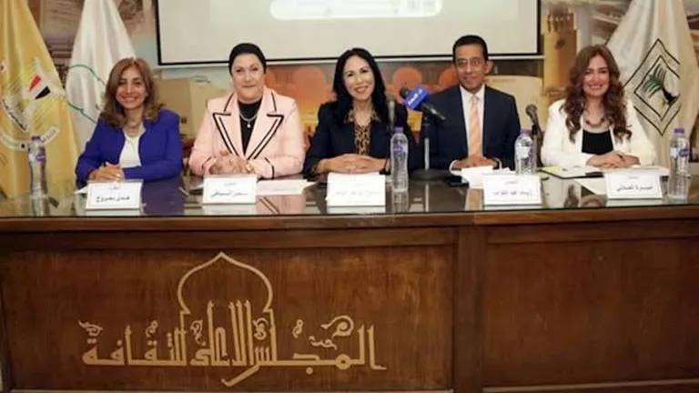 مصر – “الطفولة والأمومة” يدعو إلى تشديد الرقابة على الألعاب والمتاجر الإلكترونية