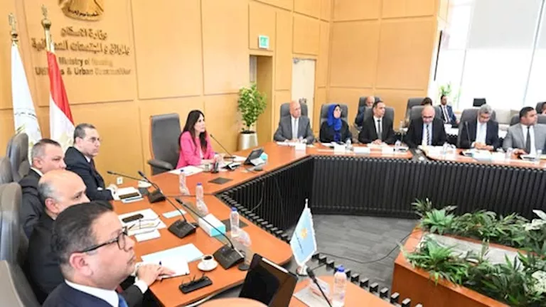 وزيرة الإسكان توجه بسرعة الرد على شكاوى المواطنين وتطوير المدن الجديدة وزيرة الإسكان توجه بسرعة الرد على شكاوى المواطنين وتطوير المدن الجديدة
