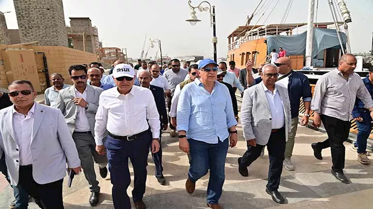 وزير الري: تحديث أنظمة التشغيل والتحكم بقناطر إسنا
