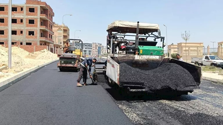 الإسكان: خطة لرفع كفاءة الطرق بـ5 مدن