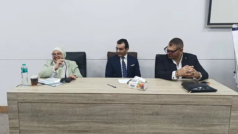 آداب عين شمس تناقش طرق الوقاية النفسية بين الشباب