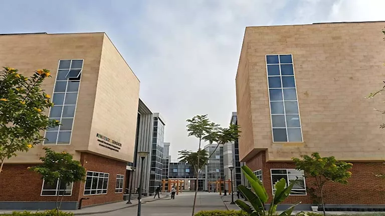 تزامنًا مع زيارة ماكرون.. تعرف على كليات وبرامج الجامعة الفرنسية في مص