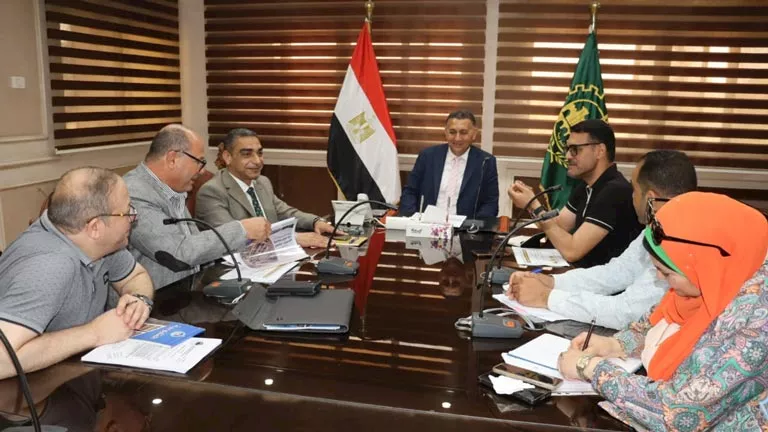 مصر – محافظ القليوبية يتابع مشروعات مياه الشرب والصرف الصحي ويوجه بالإسراع في التنفيذ مصر – محافظ القليوبية يتابع مشروعات مياه الشرب والصرف الصحي ويوجه بالإسراع في التنفيذ