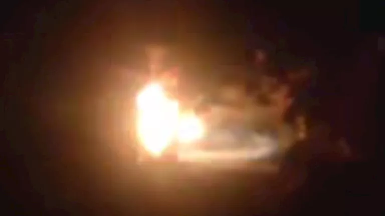 مصر – الحماية المدنية تخمد حريقا في محول كهربائي بسوهاج مصر – الحماية المدنية تخمد حريقا في محول كهربائي بسوهاج