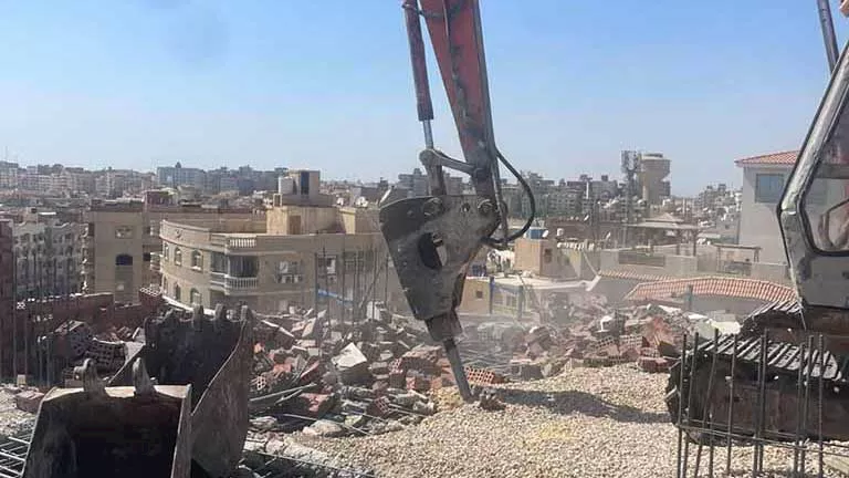 مصر – محافظ القاهرة: عدم التهاون في مخالفات البناء وإزالتها فوراً مصر – محافظ القاهرة: عدم التهاون في مخالفات البناء وإزالتها فوراً