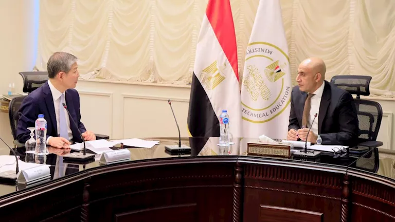 مصر والصين تبحثان تعزيز التعاون في مدارس التكنولوجيا التطبيقية والذكاء