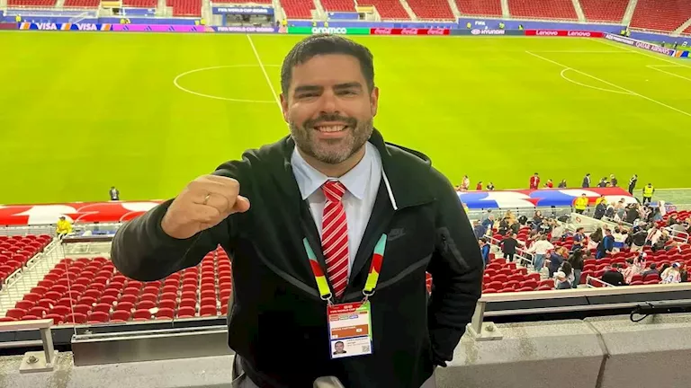 إلغاء اعتماد معلق رياضي في كأس العالم 2026 بسبب ألفاظ مسيئة