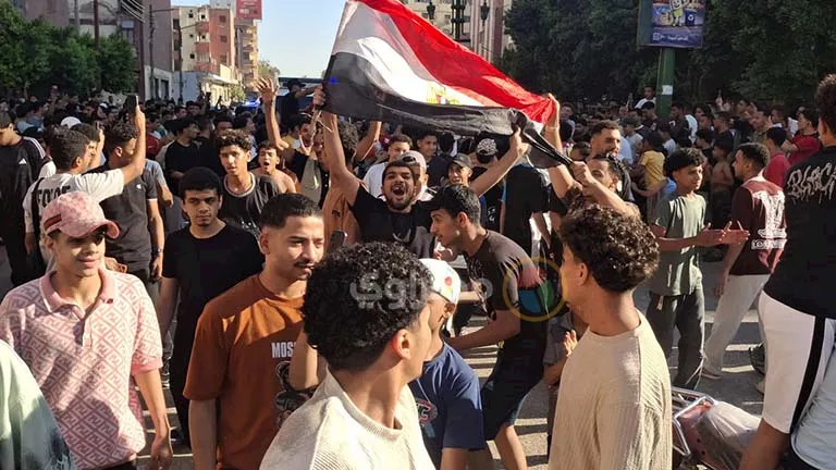 أهالي أسيوط يحتفلون بتأهل مصر إلى دور الـ32 في كأس العالم