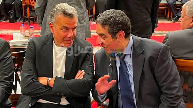 أمين صندوق النادي الأهلي خالد مرتجي يقدم واجب العزاء في عمرو حلمي
