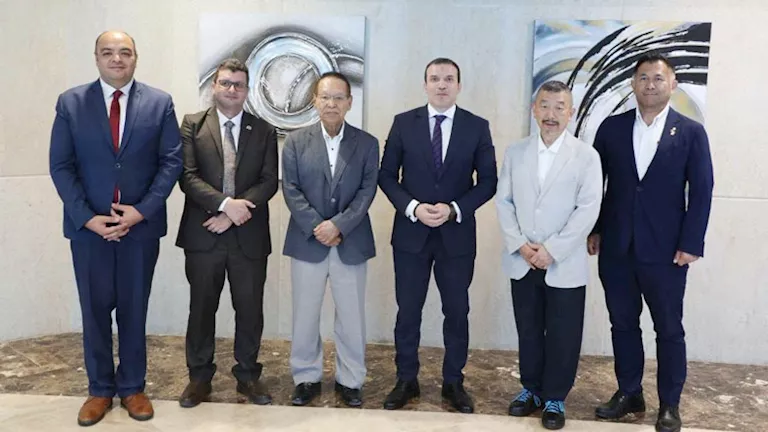 تعاون مصري ياباني لتحديث برامج تدريب الأطقم الإسعافية