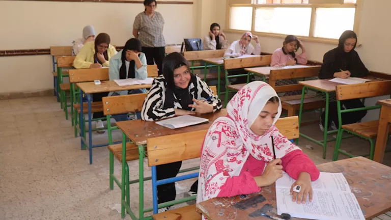 محافظ سوهاج يتابع امتحانات الإعدادية والدبلومات الفنية