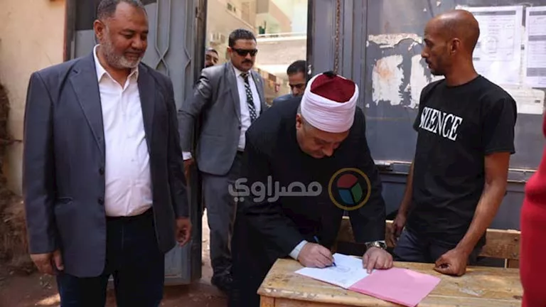 وكيل الأزهر يراقب سيارات الامتحانات