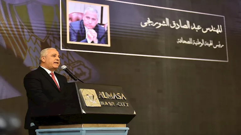 رئيس “الوطنية للصحافة”: نهدي كتاب “رجل الأقدار” للرئيس السيسي والشعب ا