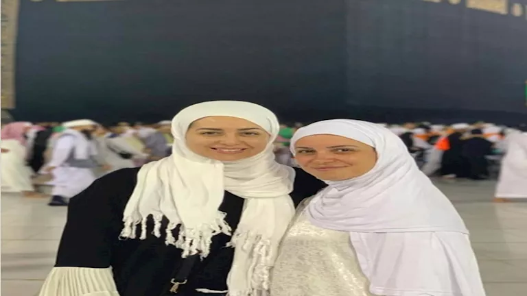 بصورة تجمعهما أمام الكعبة.. ريهام عبدالغفور تدعم هبة مجدي 
