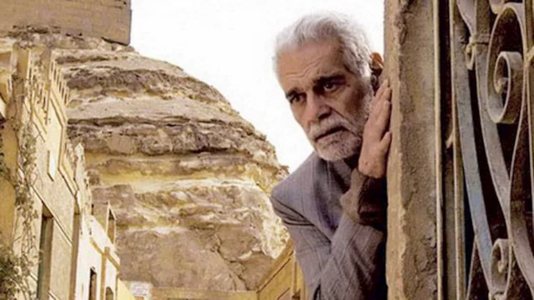 من خداع فاتن حمامة لوساطة السادات.. أسرار عمر الشريف في ذكراه 