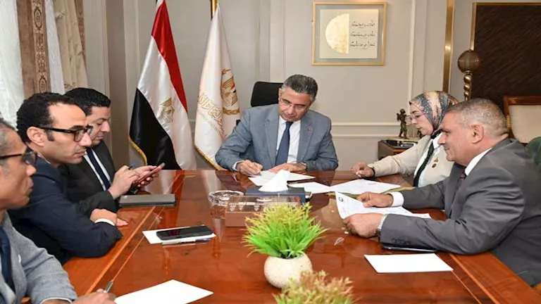 مصر – وزير التموين يوجه بسرعة البت في الطلبات المقدمة من الممثلين مصر – وزير التموين يوجه بسرعة البت في الطلبات المقدمة من الممثلين
