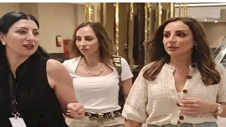 بإطلالة كاجوال.. أنغام تحضر العرض الخاص لمسرحية "خيال مريض"