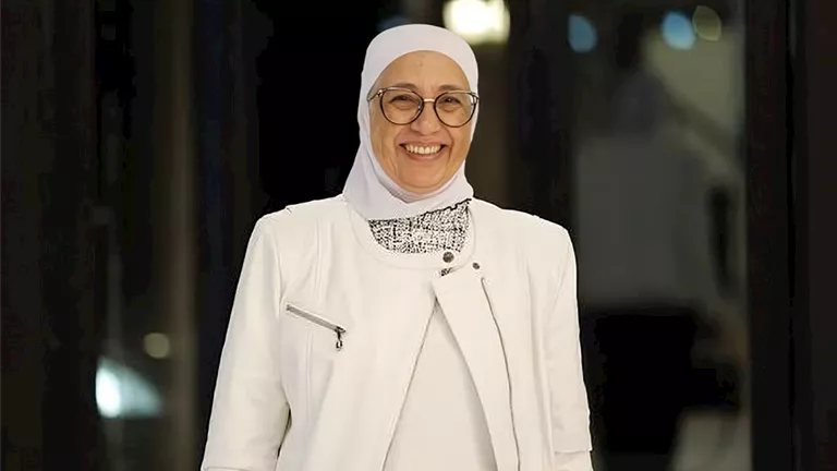 الأطباء تهنئ عالية عبد الفتاح بعد جائزتها الدولية: تعكس مكانة الطبيب ا