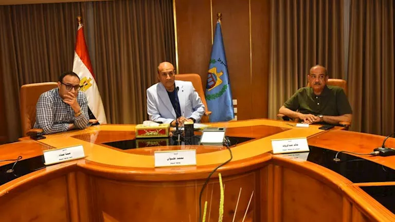 محافظ أسيوط يتابع مشروعات حياة كريمة ويوجه بالنزول الميداني