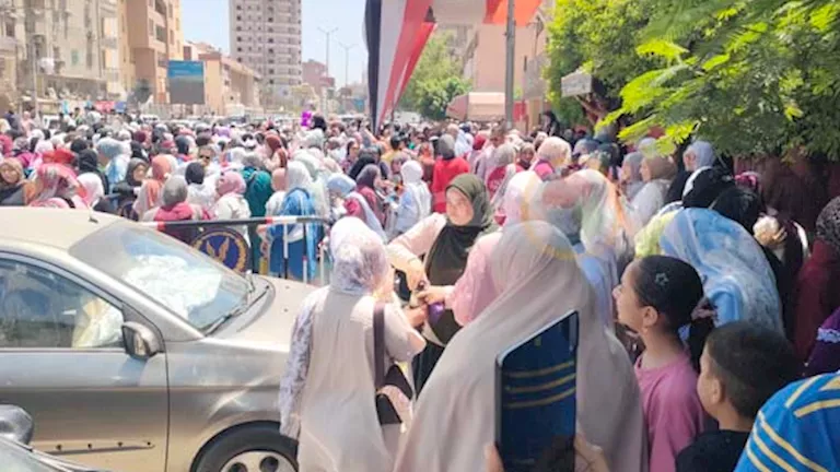 احتفالات طلاب الثانوية العامة بالفيوم بانتهاء الامتحانات