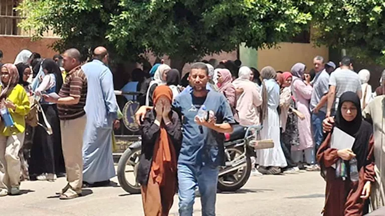 حالة من الحزن تسيطر على لجان الثانوية العامة ببني سويف بعد امتحان ال