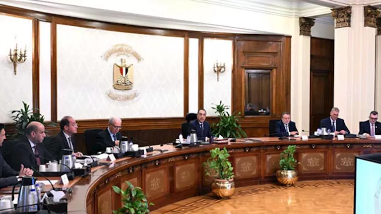 مصر – مدبولي: إعداد برنامج اقتصادي قومي لمرحلة ما بعد صندوق النقد الدولي بتكليف من مصر – مدبولي: إعداد برنامج اقتصادي قومي لمرحلة ما بعد صندوق النقد الدولي بتكليف من