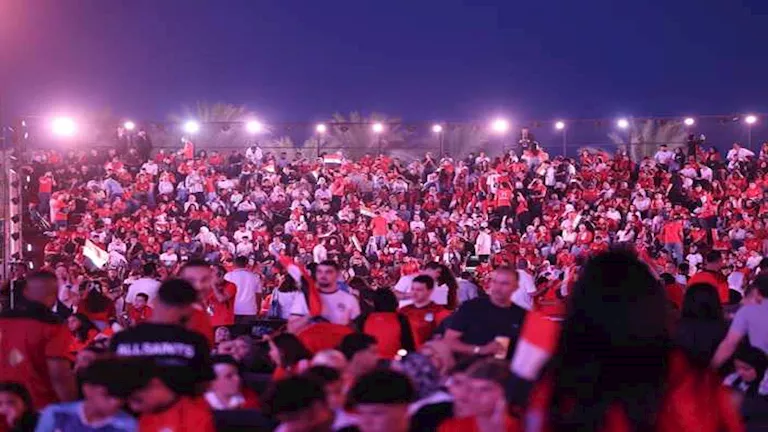 حضور جماهيري كبير في فان زون العاصمة الإدارية لمتابعة مباراة مصر
