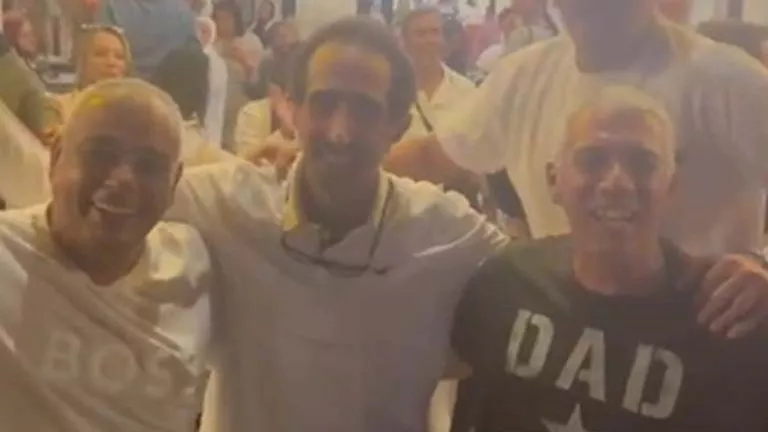 مجدي الجلاد وعاطف عبدالفتاح ومحمد نجاتي يحتفلون بتأهل مصر