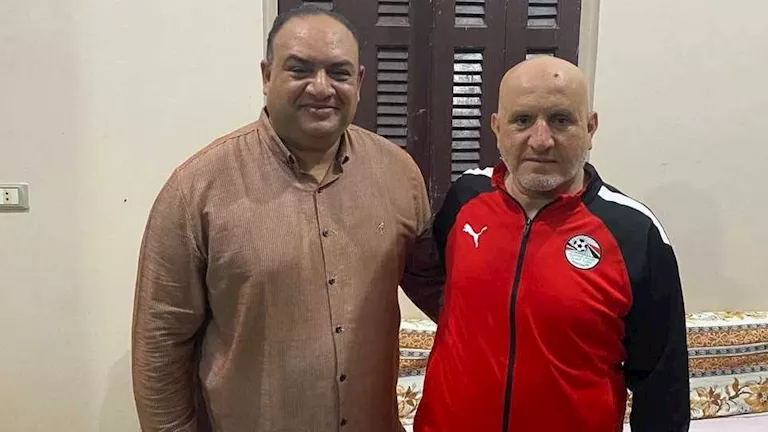 مراسل مصراوي مع والد محمود صابر