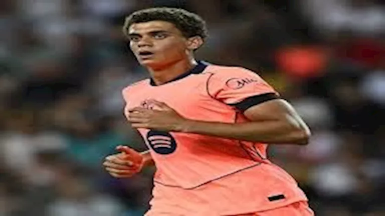 يتعلم من فيديوهات هالاند.. حمزة عبد الكريم يخطف الأضواء في برشلونة