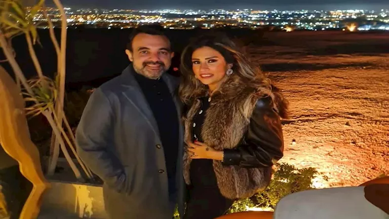 لم تخضع لعملية جراحية.. عمرو محمود ياسين يحسم الجدل بشأن الحالة الصحية لزوجته_4