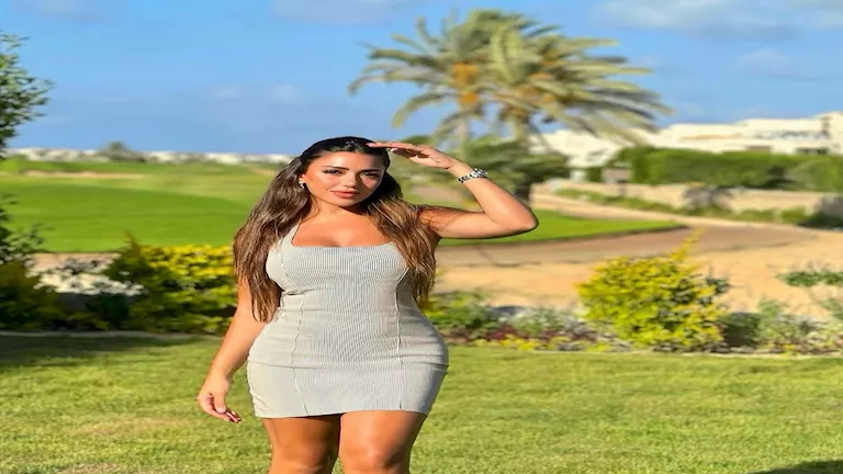 إطلالة سارة سلامة