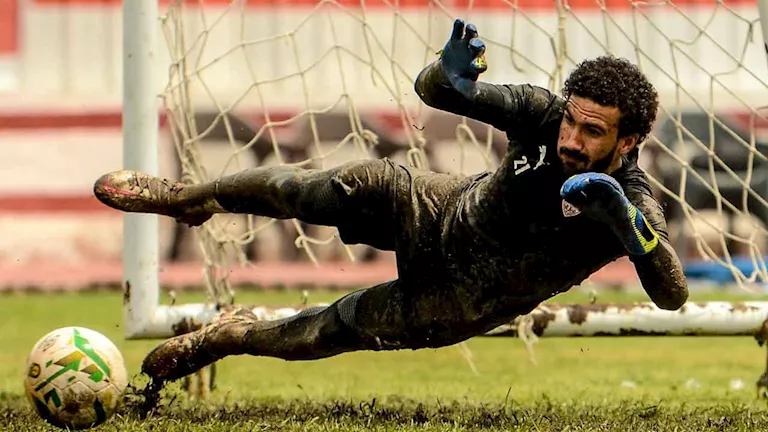 تدريبات قوية لحراس الزمالك في مران اليوم بالعاصمة 
