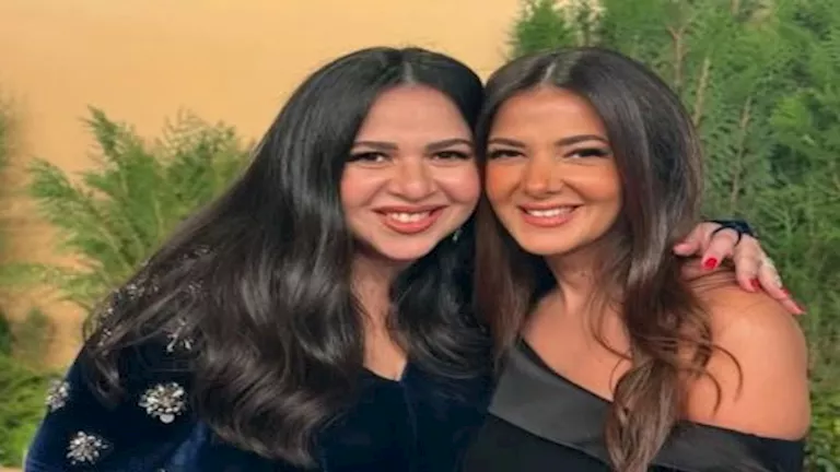 الفنانة دنيا سمير غانم وشقيقتها إيمي