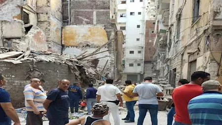 انهيار جزئي لعقار في روض الفرج بسبب الزلزال