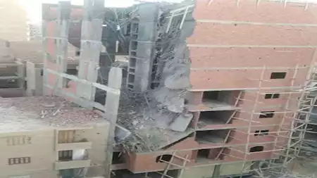 إزالة الأدوار المخالفة ببرج سكني في أسيوط بعد انهياره جزئيًا -فيديو وصور |  مصراوي