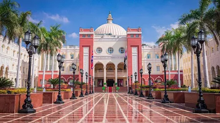 44 مقررًا.. 719 طالبًا يشاركون في الفصل الصيفي بجامعة القاهرة الأهلية