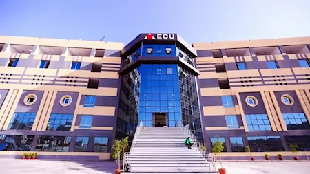 100 ألف للصيدلة والعلاج الطبيعي.. مصروفات الجامعة الصينية بالعام الجديد