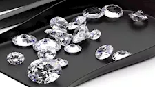 الماس يفقد بريقه وأسعاره تهبط 51%.. فما السبب؟