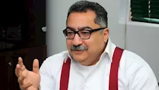 "نادي الدولة".. إبراهيم عيسى: غياب الثقة يدفع جماهير الأهلي والزمالك لتبادل