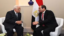 الرئاسة: محمود عباس يطلع السيسي على الأوضاع المأساوية بالضفة الغربية 