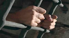 قرار جديد ضد طالبين متهمين باستعراض القوة وسرقة زميلهما في أكتوبر