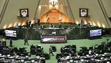 لجنة الأمن القومي بالبرلمان الإيراني تحذر من أي تدخل أمريكي في مضيق هرمز