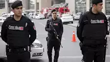 بسبب ديونه.. ضابط تركي يقتل زوجته وطفليه قبل أن ينتحر- فيديو