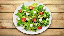 بعد ارتفاع سعرها.. 4 أطباق سلطة بدون طماطم وبفائدة غذائية أعلى
