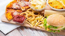 احذرها في أكلك.. أطعمة  تضعف بصرك وتضر صحة العين 