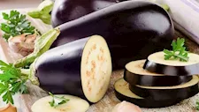 الباذنجان الأسود.. خضار غني بالمغذيات يحمي القلب ويقوّي المناعة